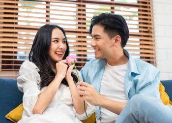 4 Tanda Pasangan Memiliki Kecerdasan Emosional yang Tinggi dalam Hubungan